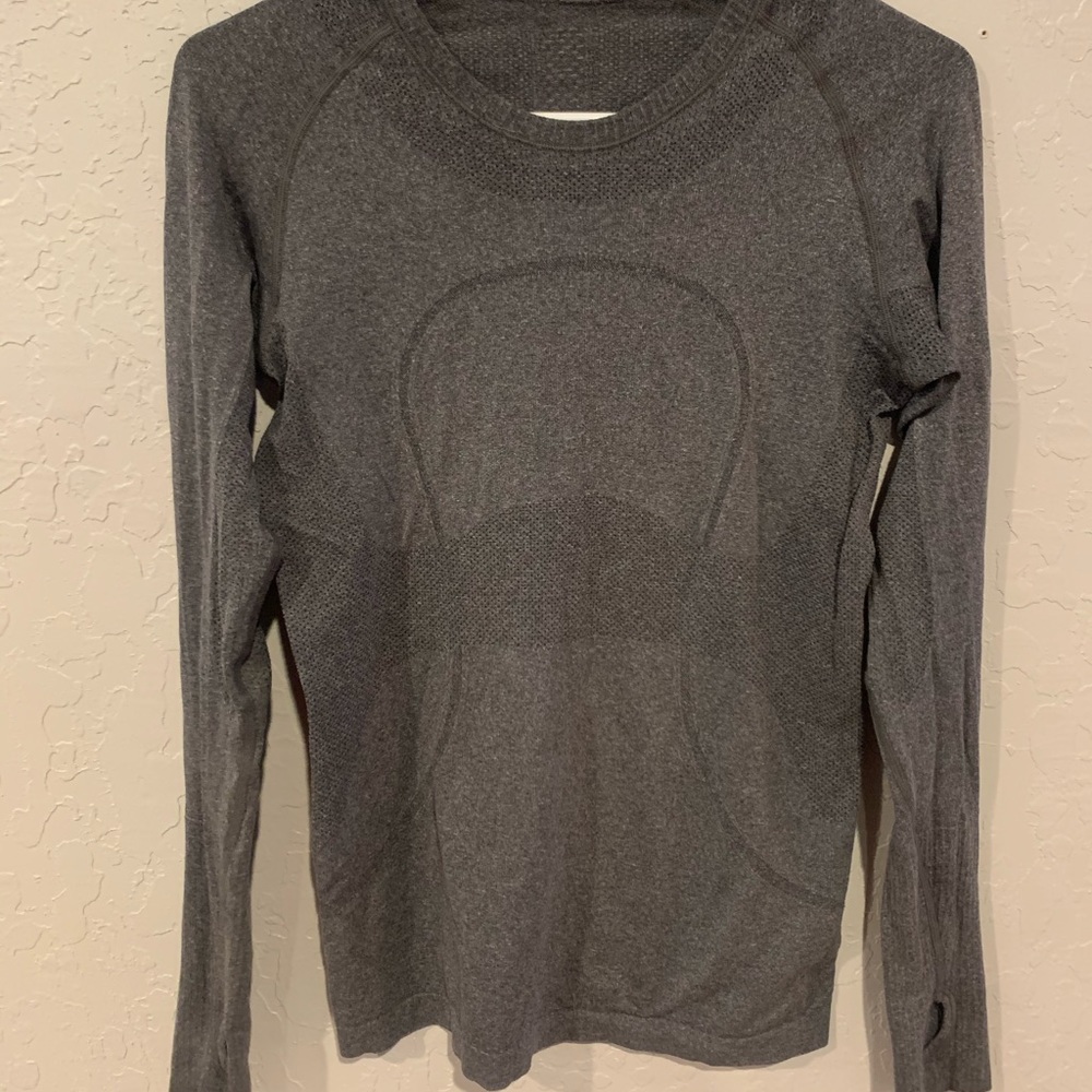 Lululemon long sleeve top size 6